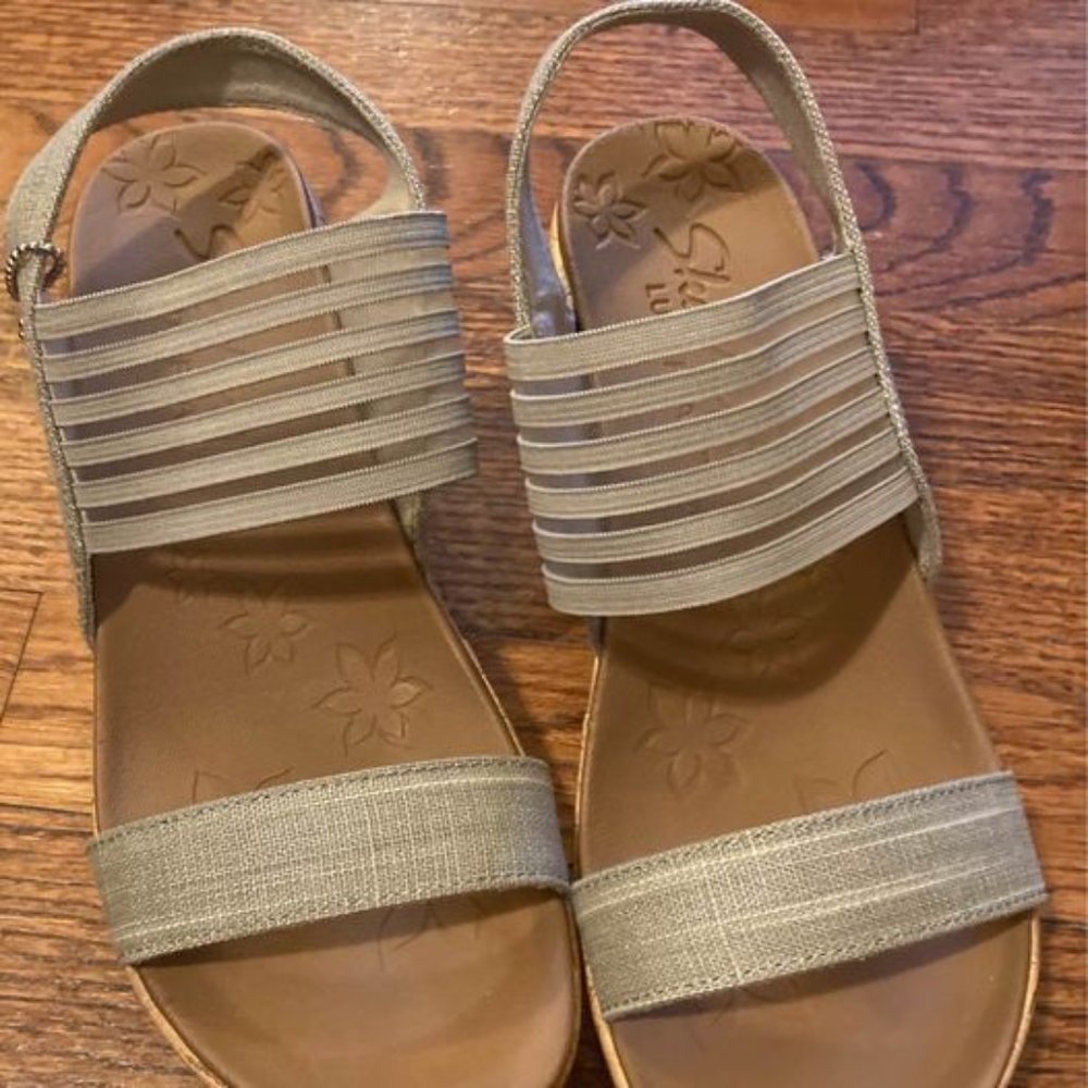 Skechers Beverlee Comfort Wedge Sandal